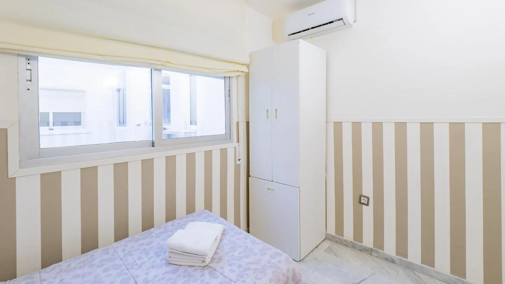Cubo'S Apartamento De Lacroix & Pool Fuengirola Espanha