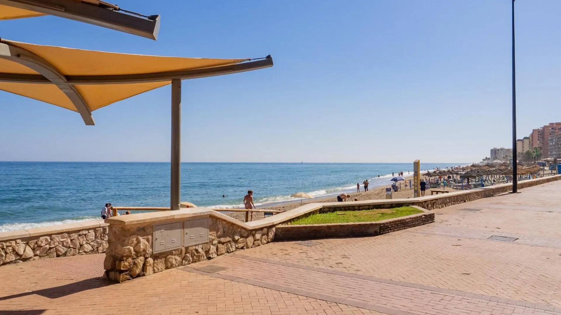 Cubo'S Apartamento De Lacroix & Pool Fuengirola 0*,  Espanha